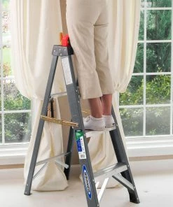 Werner Step Ladders FS200 Fiberglass 4-ft Type 2- 225-lb Capacity Step Ladder -Craftsman Sales Shop 07744811 scaled