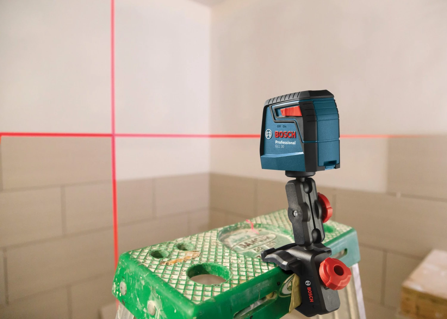 Bosch Laser Levels 30-ft Red Beam Self-Leveling Cross-line Cross Laser Level with Plumb Points and Level with Case 5 Bosch Laser Levels 30-ft Red Beam Self-Leveling Cross-line Cross Laser Level with Plumb Points and Level with Case - Image 5