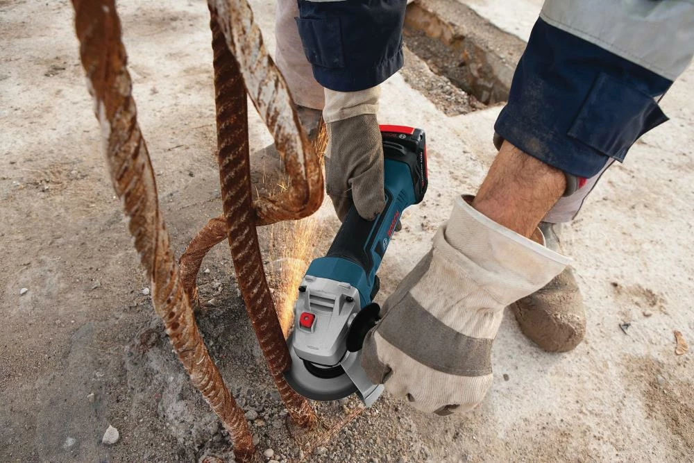 Bosch Angle Grinders 4.5-in 18-Volt Sliding Switch Cordless Angle Grinder 5 Bosch Angle Grinders 4.5-in 18-Volt Sliding Switch Cordless Angle Grinder - Image 5