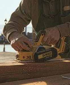 DEWALT Planers XR 3.25-in W 20-volt Max Handheld Planer -Craftsman Sales Shop 08633812