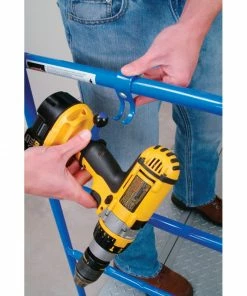 Werner Scaffolding 3.843-ft x 1.9-ft Steel Adjustable Portable Scaffold with 500 lbs. Capacity -Craftsman Sales Shop 08677750