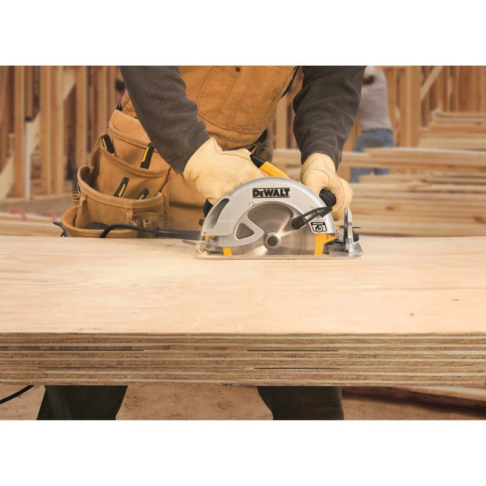 DEWALT Circular Saws 15-Amp 7-1/4-in Corded Circular Saw 7 DEWALT Circular Saws 15-Amp 7-1/4-in Corded Circular Saw - Image 7