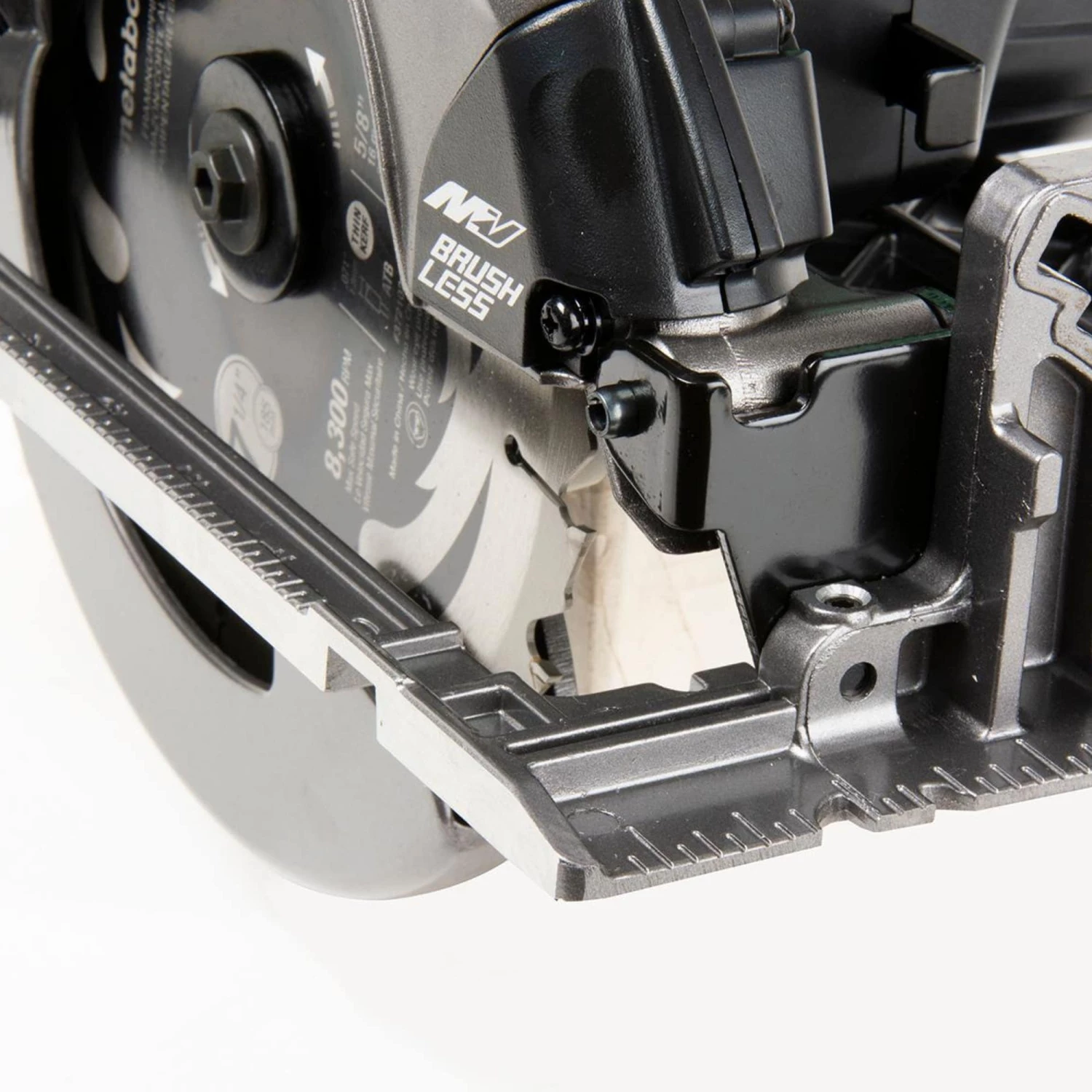 Metabo HPT Circular Saws MultiVolt 36-Volt 7-1/4-in Brushless Hybrid Cordless and Corded Circular Saw 7 Metabo HPT Circular Saws MultiVolt 36-Volt 7-1/4-in Brushless Hybrid Cordless and Corded Circular Saw - Image 7