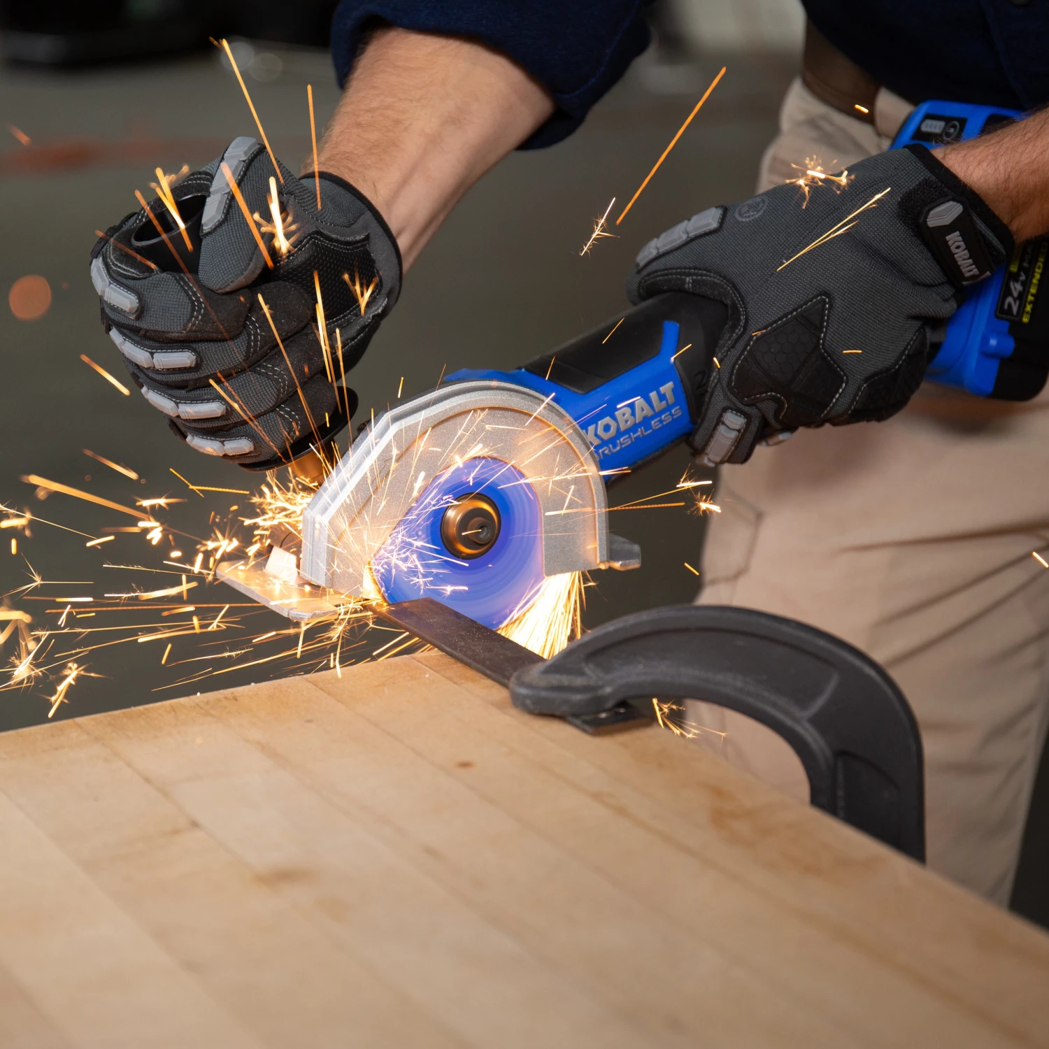 Kobalt Circular Saws 24-Volt Max 4-in Brushless Cordless Circular Saw 10 Kobalt Circular Saws 24-Volt Max 4-in Brushless Cordless Circular Saw - Image 10