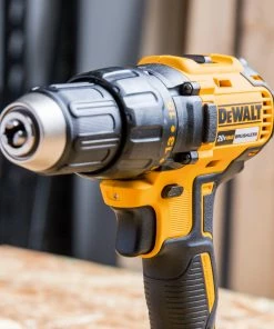 DEWALT Drills 20-volt Max 1/2-in Brushless Cordless Drill (2-Batteries Included and Charger Included) -Craftsman Sales Shop 11660210