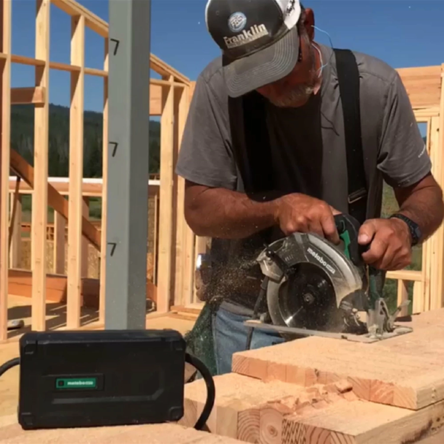 Metabo HPT Circular Saws MultiVolt 36-Volt 7-1/4-in Brushless Hybrid Cordless and Corded Circular Saw 12 Metabo HPT Circular Saws MultiVolt 36-Volt 7-1/4-in Brushless Hybrid Cordless and Corded Circular Saw - Image 12