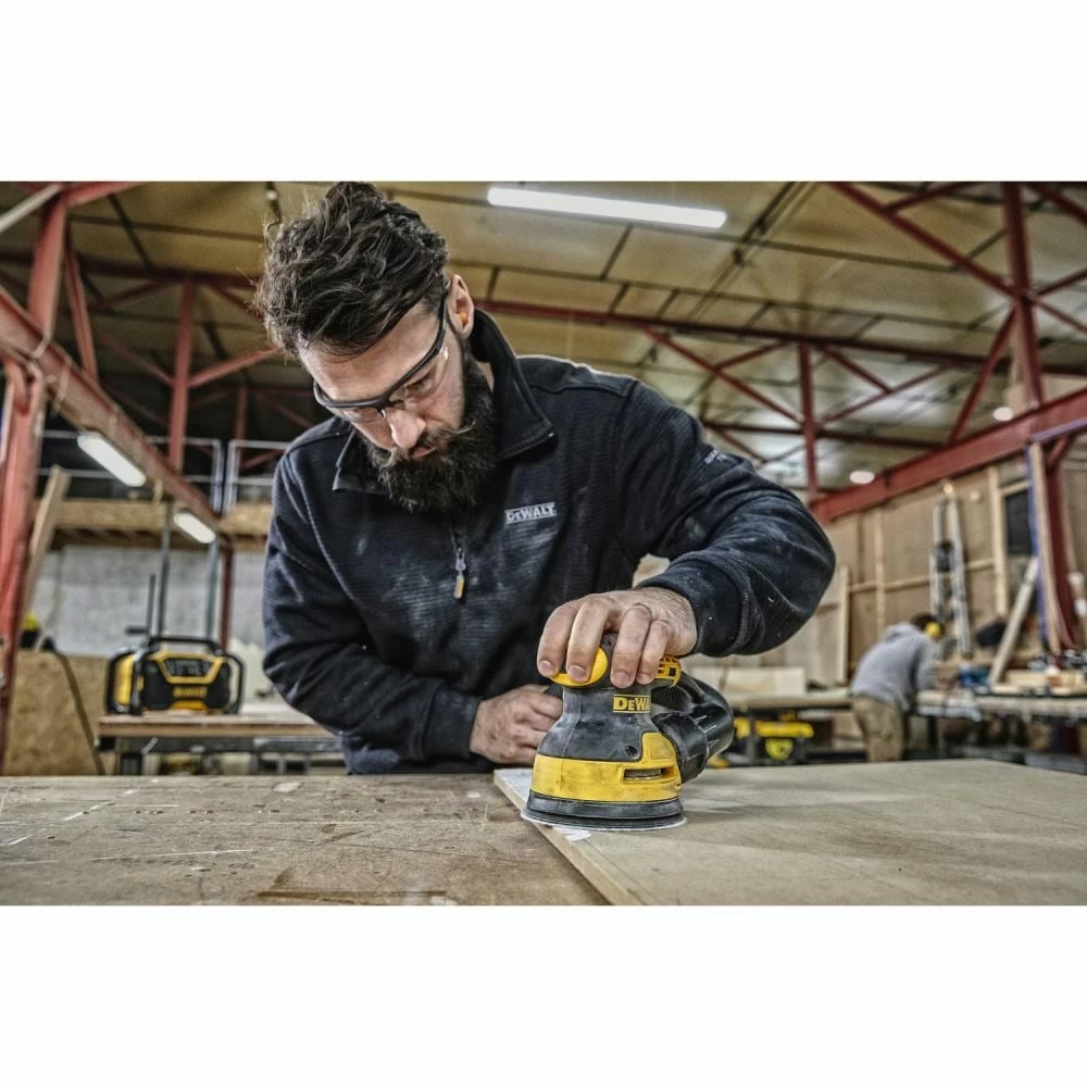 DEWALT Power Sanders 3-Amp Corded Orbital Sander with Dust Management 6 DEWALT Power Sanders 3-Amp Corded Orbital Sander with Dust Management - Image 6