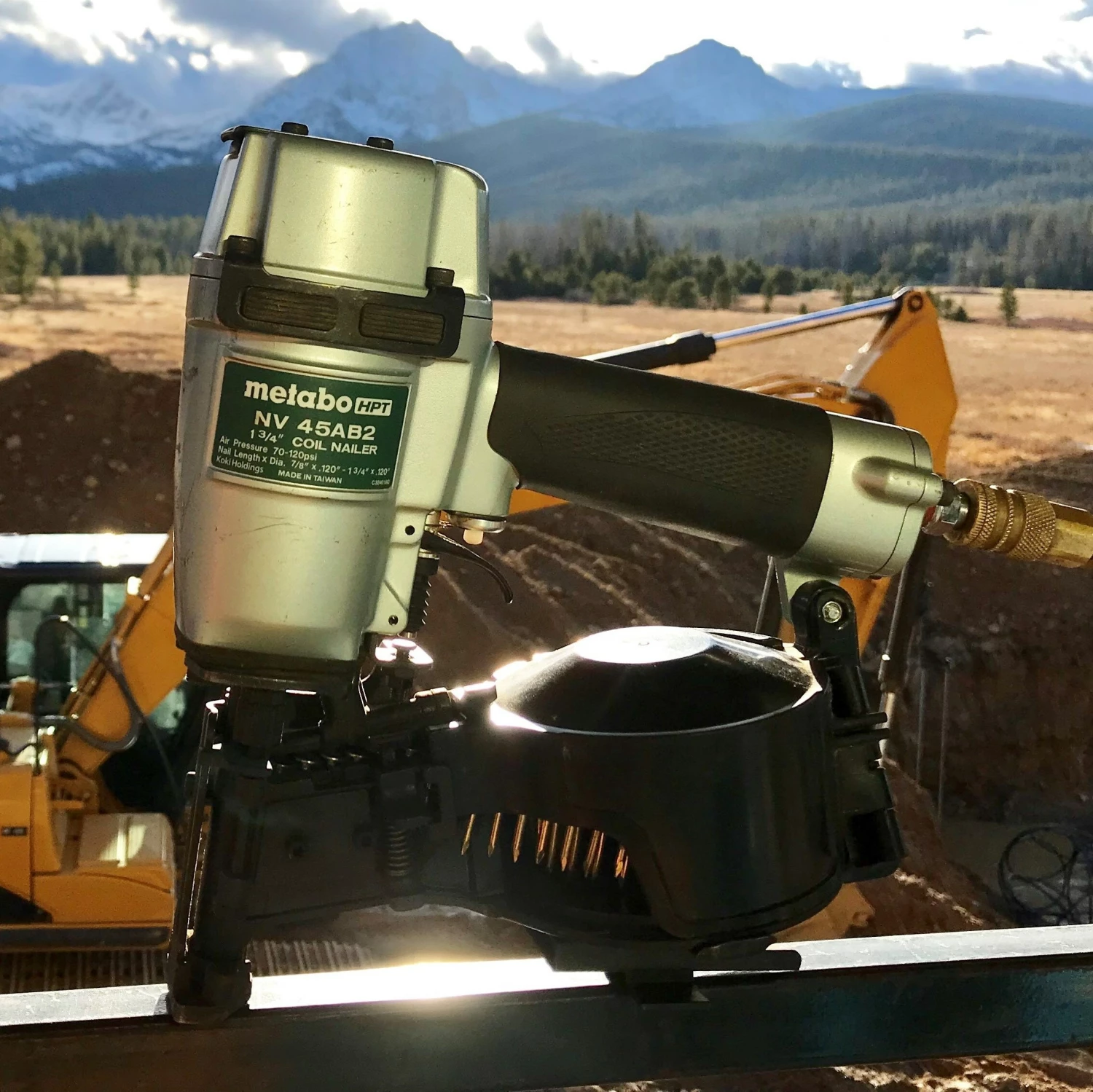 Metabo HPT Nailers 15-Degree Pneumatic Roofing Nailer 8 Metabo HPT Nailers 15-Degree Pneumatic Roofing Nailer - Image 8