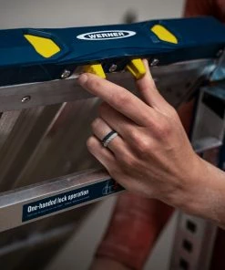 Werner Scaffolding 3.9-ft x 3.9-ft Aluminum Adjustable Work Platform 300 lbs. Capacity -Craftsman Sales Shop 16422512 scaled