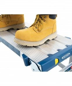 Werner Scaffolding 3.9-ft x 3.9-ft Aluminum Adjustable Work Platform 300 lbs. Capacity -Craftsman Sales Shop 16422515