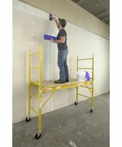 Werner Scaffolding 5.56-ft x 2.5-ft Steel Adjustable Rolling Scaffold 1000-lb Capacity -Craftsman Sales Shop 17482157