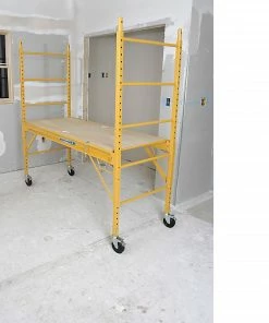 Werner Scaffolding 5.56-ft x 2.5-ft Steel Adjustable Rolling Scaffold 1000-lb Capacity -Craftsman Sales Shop 17482159