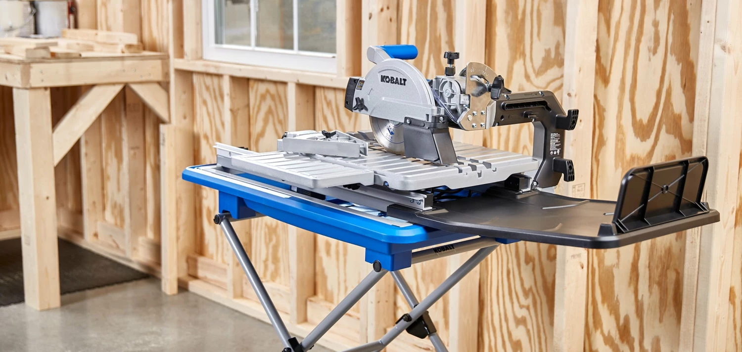 Kobalt Tile Saws 7-in 10-Amp Wet Sliding Table Tile Saw with Stand 5 Kobalt Tile Saws 7-in 10-Amp Wet Sliding Table Tile Saw with Stand - Image 5