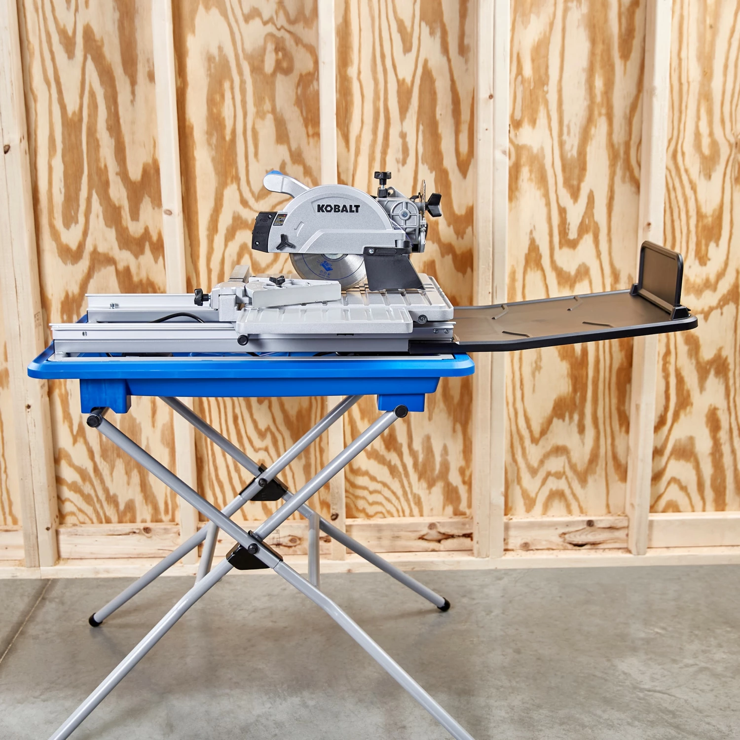 Kobalt Tile Saws 7-in 10-Amp Wet Sliding Table Tile Saw with Stand 7 Kobalt Tile Saws 7-in 10-Amp Wet Sliding Table Tile Saw with Stand - Image 7