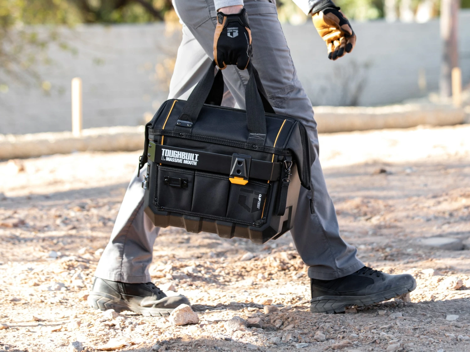 TOUGHBUILT Tool Bags Hard Bottom Large Black Polyester 16-in Tool Bag 2 TOUGHBUILT Tool Bags Hard Bottom Large Black Polyester 16-in Tool Bag - Image 2