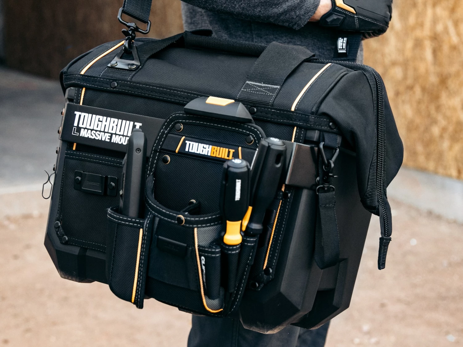 TOUGHBUILT Tool Bags Hard Bottom Large Black Polyester 16-in Tool Bag 3 TOUGHBUILT Tool Bags Hard Bottom Large Black Polyester 16-in Tool Bag - Image 3