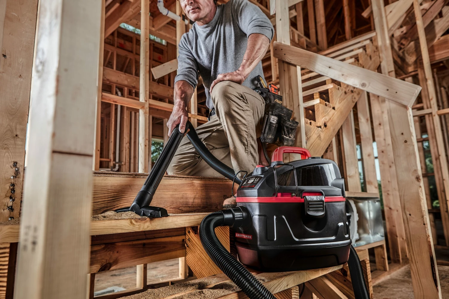 CRAFTSMAN Shop Vacuums 5-Gallon Corded Portable Wet/Dry Shop Vacuum 10 CRAFTSMAN Shop Vacuums 5-Gallon Corded Portable Wet/Dry Shop Vacuum - Image 10